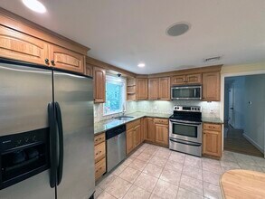 15 Wayland Rd in Wakefield, MA - Building Photo - Building Photo