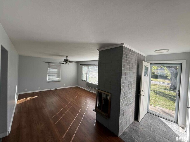 3250 S 1st St in Southern View, IL - Building Photo - Building Photo