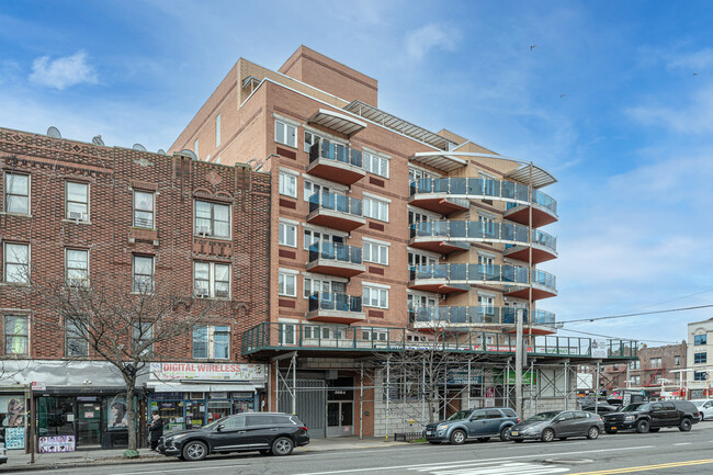 Sarwar's Tower in Brooklyn, NY - Foto de edificio - Building Photo