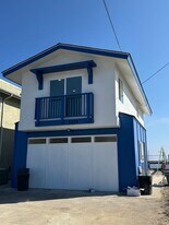 6709 Del Playa Dr in Goleta, CA - Building Photo