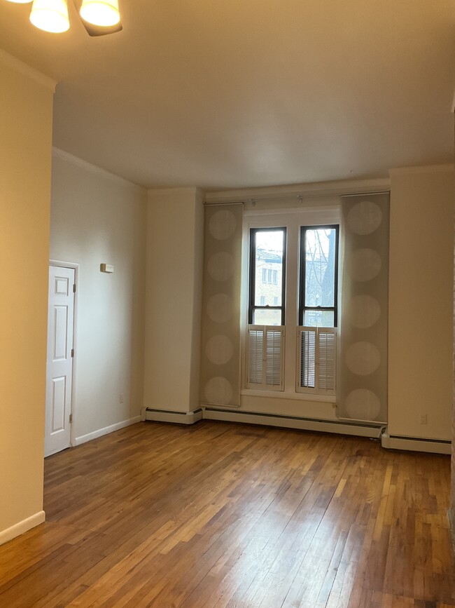 64 Elm St, Unit Apartment 1 in Albany, NY - Building Photo - Building Photo