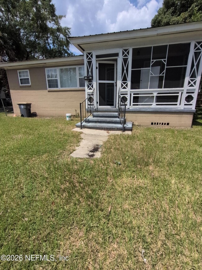 property at 1237 W 19th St