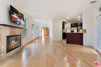 23550 Valley View Rd in Calabasas, CA - Building Photo - Building Photo
