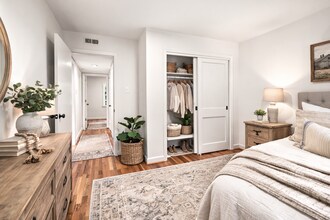 1640 W Northwest Blvd in Winston-Salem, NC - Building Photo - Building Photo