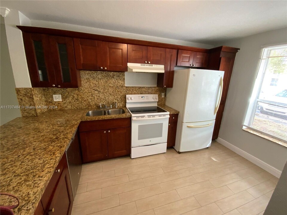 2236 SW 81st Ave-Unit -2236 in Miramar, FL - Building Photo