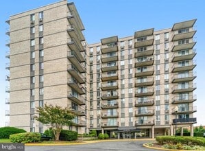 3245 Rio Dr in Falls Church, VA - Building Photo - Building Photo