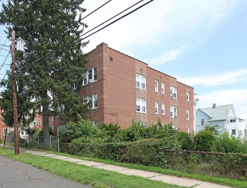 45 Horace St in New Britain, CT - Building Photo