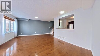 919 Zeller Crescent in Kitchener, ON - Building Photo - Building Photo