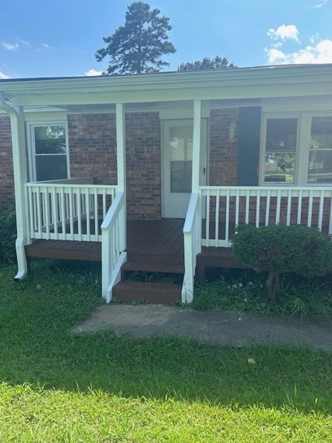 property at 3024 W Croft Cir