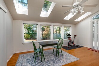 1410 SW Islander Ln in Oak Harbor, WA - Building Photo - Building Photo
