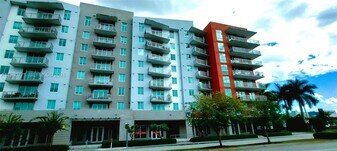 7661 NW 107th Ave in Doral, FL - Building Photo