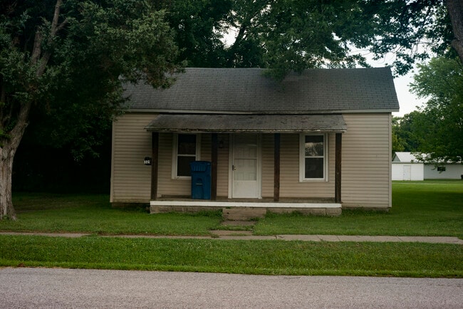 property at 321 E Washington St