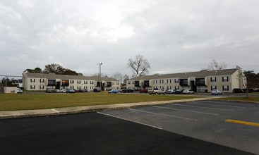 Brookley Pointe in Mobile, AL - Foto de edificio - Building Photo