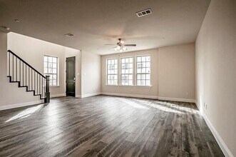 930 Estelle Dr in Euless, TX - Building Photo - Building Photo