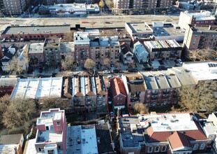 7543 113th St in Forest Hills, NY - Building Photo - Building Photo