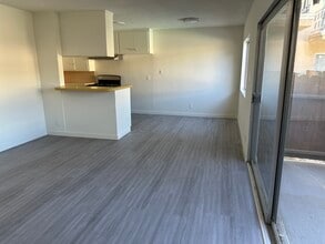 4785 Don Miguel Dr, Unit Apt 7 4785 Don Miguel Dr in Los Angeles, CA - Building Photo - Building Photo