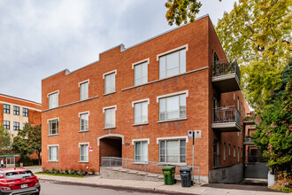 5267 De La Côte-Saint-Antoine Ch in Montréal, QC - Building Photo - Building Photo