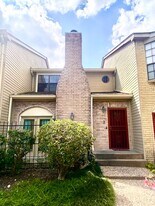 7350 Kirby Dr in Houston, TX - Building Photo