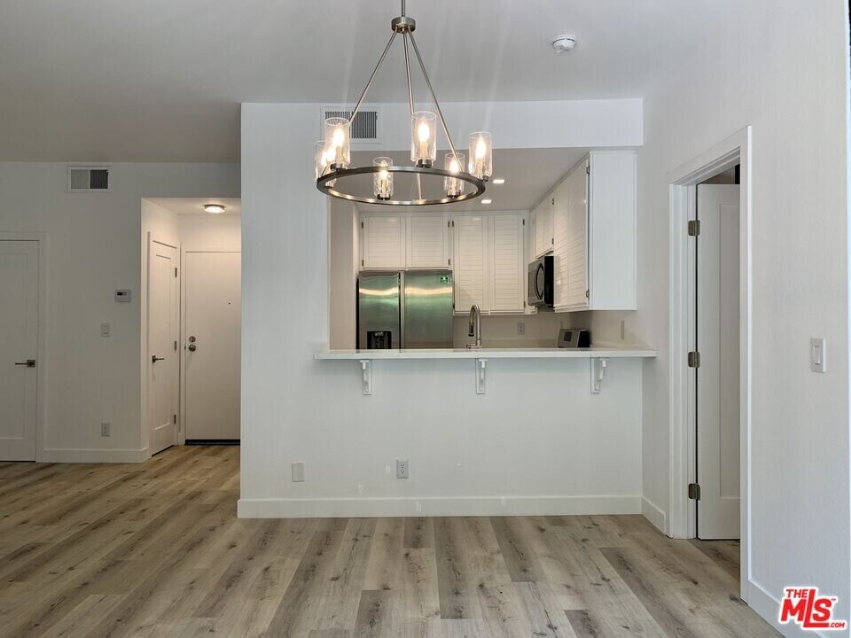 8505 Gulana Ave in Los Angeles, CA - Building Photo