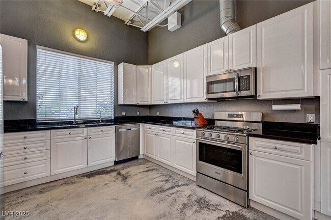 property at 5096 Thunder River Cir