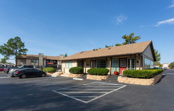 University Gardens in Odessa, TX - Foto de edificio - Building Photo