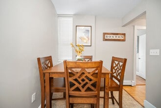 370 Hanover St in Boston, MA - Building Photo - Building Photo