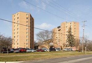 Twin Towers in Inkster, MI - Building Photo