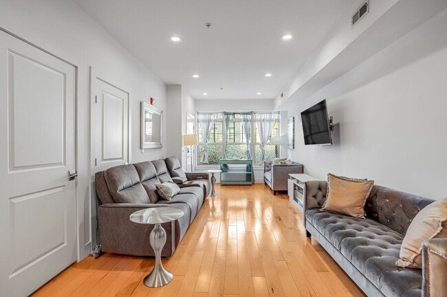 property at 816 Kennedy St NW