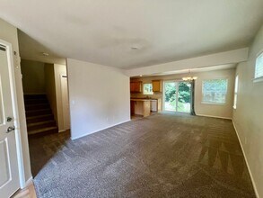 4457 Roxanna Loop SE in Lacey, WA - Building Photo - Building Photo