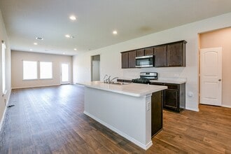 16744 Lonely Pines Dr in Conroe, TX - Building Photo - Building Photo