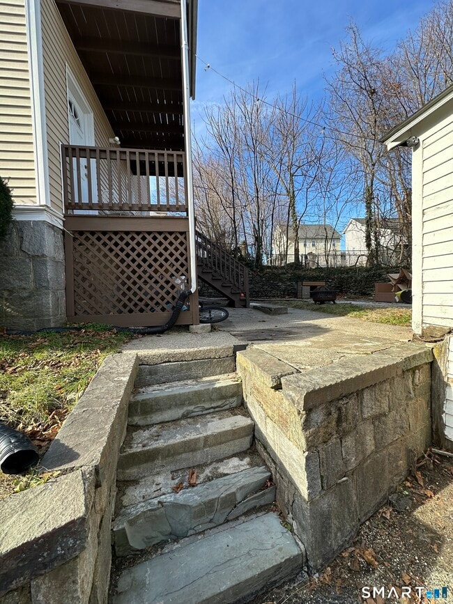 27 E 9th St in Derby, CT - Building Photo - Building Photo