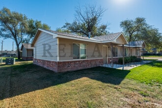 4250 Newell St in Wichita, KS - Building Photo - Building Photo