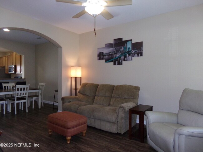 13052 Sunset Lake Dr in Jacksonville, FL - Foto de edificio - Building Photo