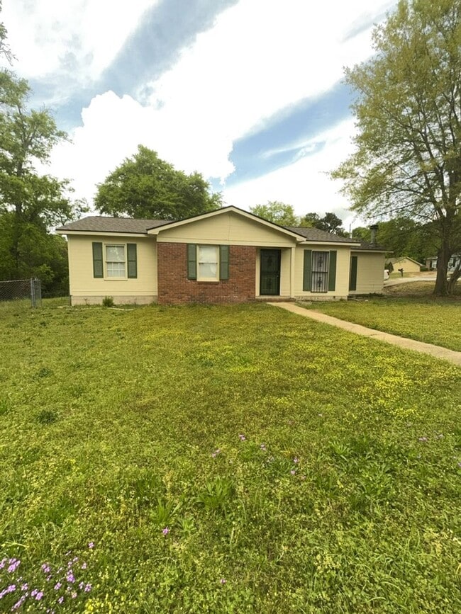 property at 101 Habitat Ct