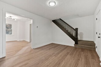 7700-7704 Stanton Ave in Pittsburgh, PA - Building Photo - Building Photo