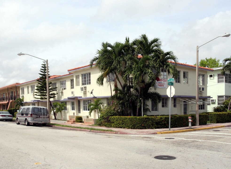 501-503 75th St in Miami Beach, FL - Building Photo