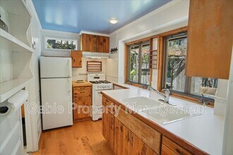 18549 Calvert St in Los Angeles, CA - Building Photo - Building Photo