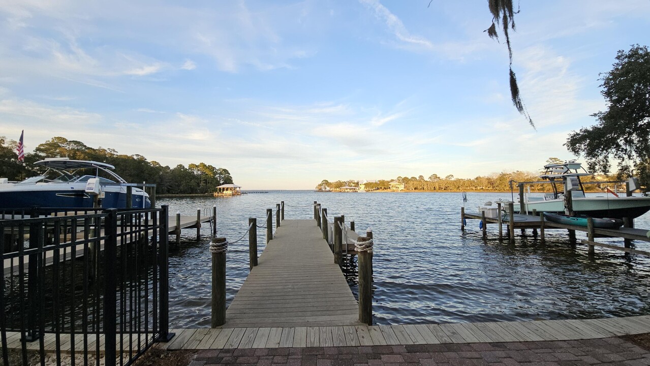 76 Beacon Point Dr in Santa Rosa Beach, FL - Building Photo