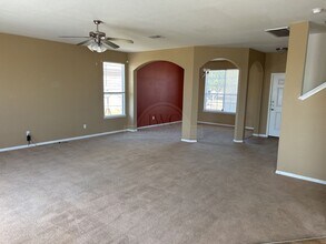6504 Griffith Loop in Killeen, TX - Building Photo - Building Photo