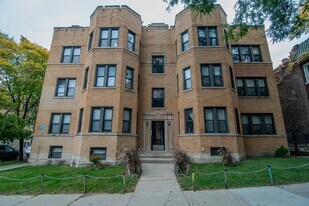 2056 W Arthur Ave in Chicago, IL - Building Photo