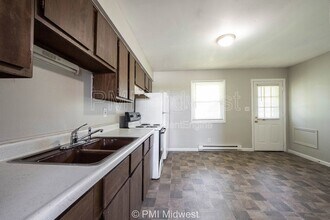 4881 300W in New Palestine, IN - Foto de edificio - Building Photo