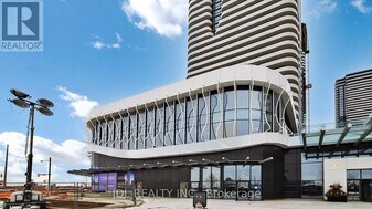 195 Commerce St in Vaughan, ON - Building Photo