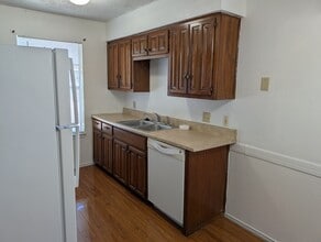 1019 Burkett St, Unit C in Taylor, TX - Foto de edificio - Building Photo