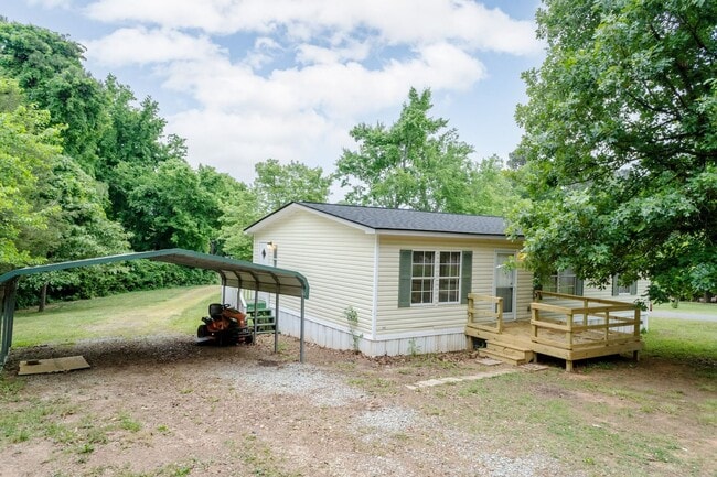 125 Barracks Rd in Hillsborough, NC - Building Photo - Building Photo