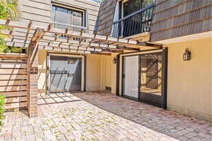 110 1st Ter in Palm Beach Gardens, FL - Building Photo