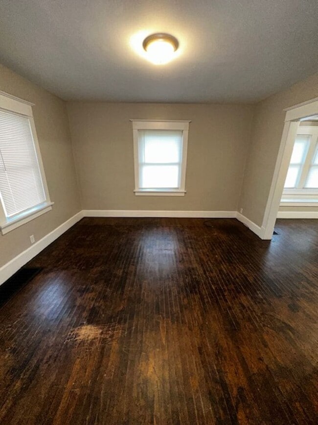 1214 S Pershing Dr in Muncie, IN - Building Photo - Building Photo