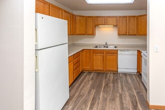 Central Park Apartments in Fargo, ND - Building Photo - Interior Photo
