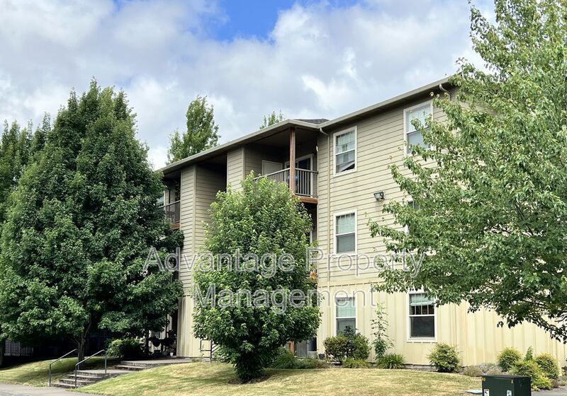 523 Catron St N in Monmouth, OR - Building Photo