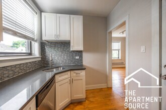 2315 N Rockwell St, Unit C1 in Chicago, IL - Building Photo - Building Photo