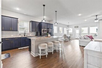 3817 Stonewood Dr in Little Elm, TX - Foto de edificio - Building Photo